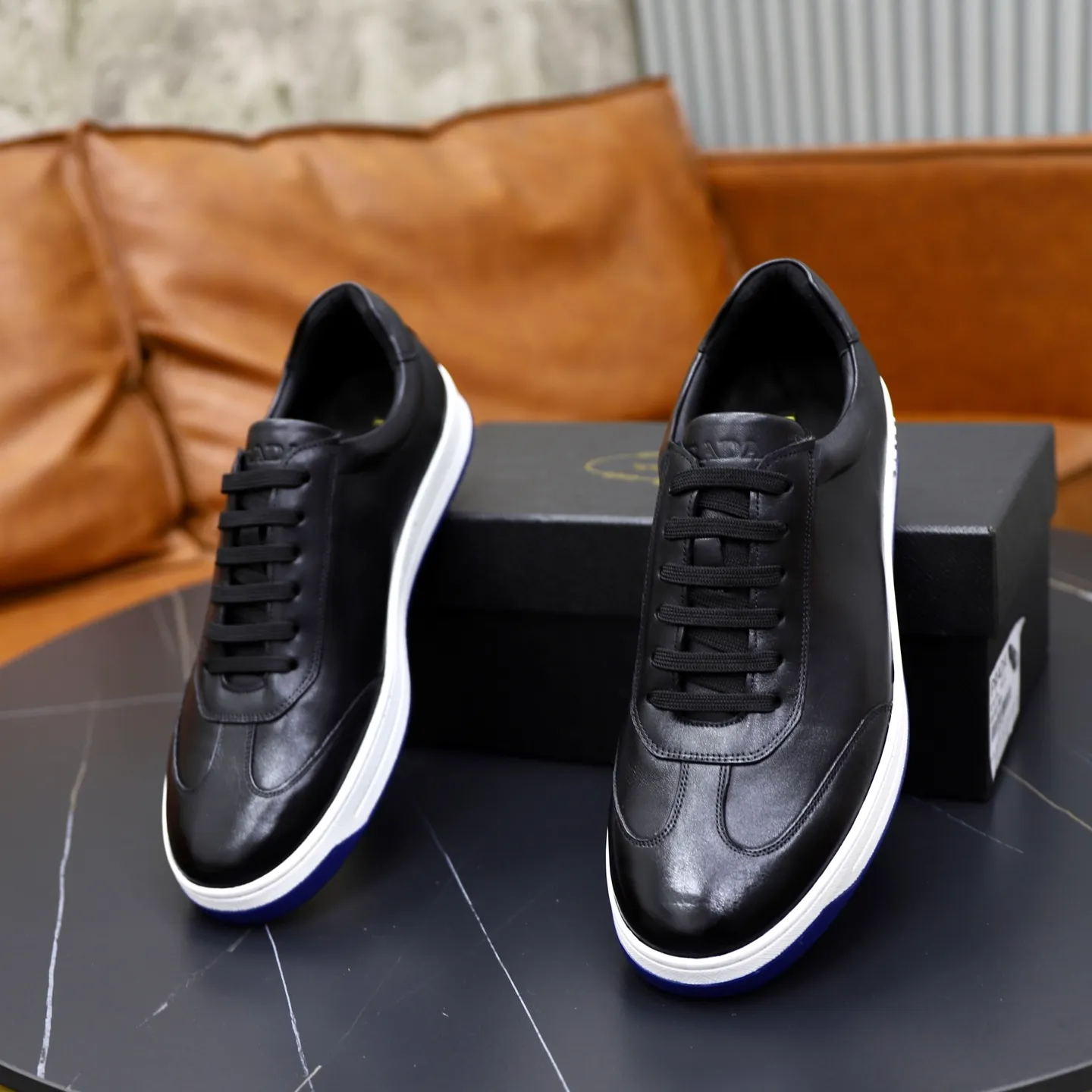 Factory price: 💰640 Prada classic men’s lace-up casual shoes | Imported cowhide upper | Upper stitching layered design, light and breathable | Soft and comfortable | Decorated with PRADA letters on the side | Distinctive sports style, showing the brand style | Lightweight concave and convex pattern rubber soles | Matched with cowhide foot pad lining | Excellent foot feel, fashionable and elegant | Size: 38-44 (45 customized)
